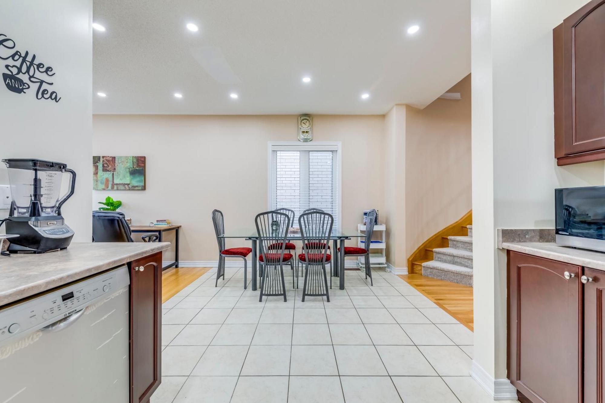 Avid Vacation Palace In Castlemore , Brampton Ngoại thất bức ảnh