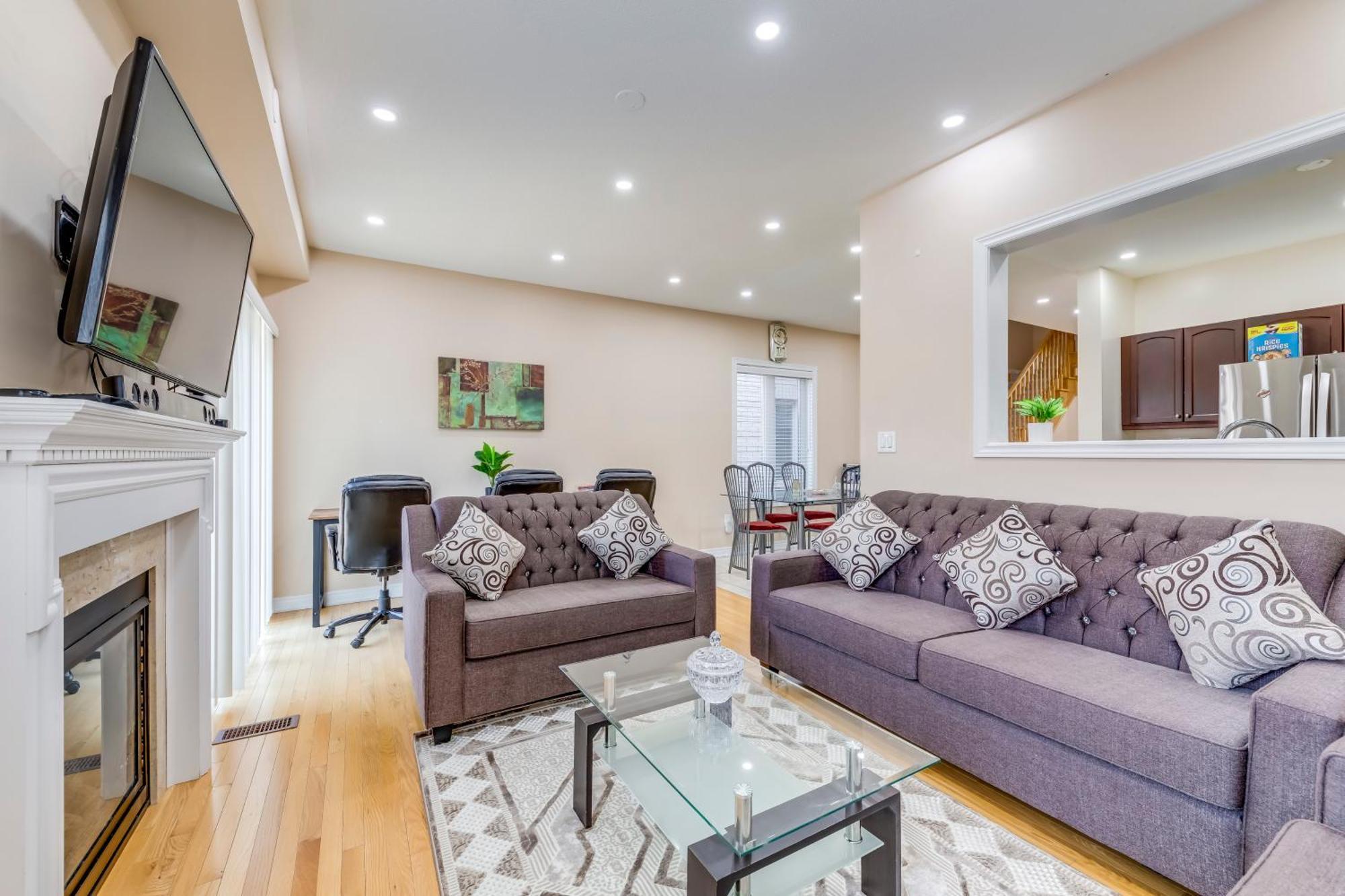 Avid Vacation Palace In Castlemore , Brampton Ngoại thất bức ảnh
